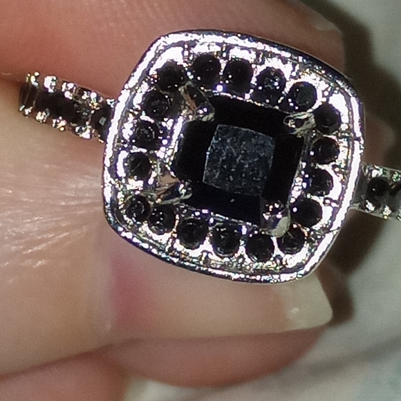 New! Beautiful Princess Cut Black Diamond Halo Ring - US 10 - Picture 4 of 5
